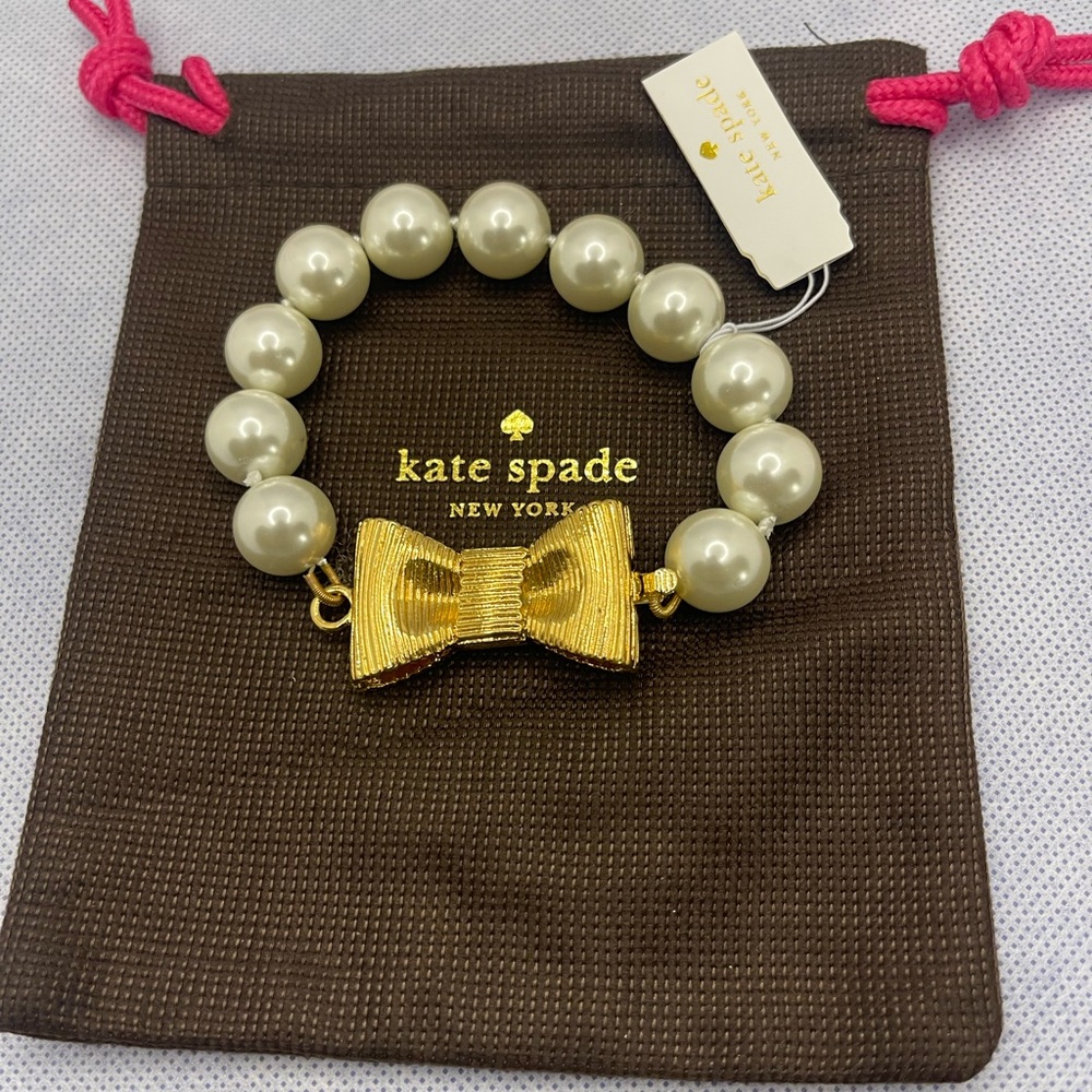 EUC:Kate Spade Pearl & Gold Bow Bracelet, matches ring listed separately! SALE 😊 - Picture 6 of 8